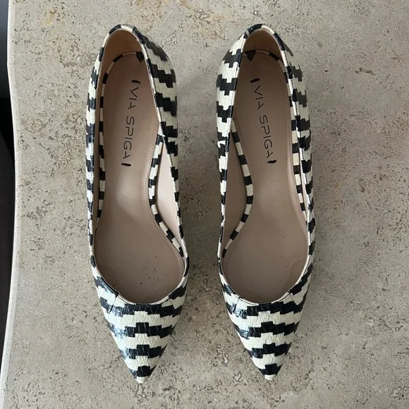 Via Spiga low kitten heel in black and white - Picture 3 of 14